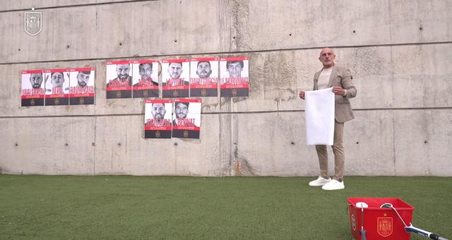 竞技宝CSGO-西班牙队大名单:锋线无新意,37岁塞维防将入选