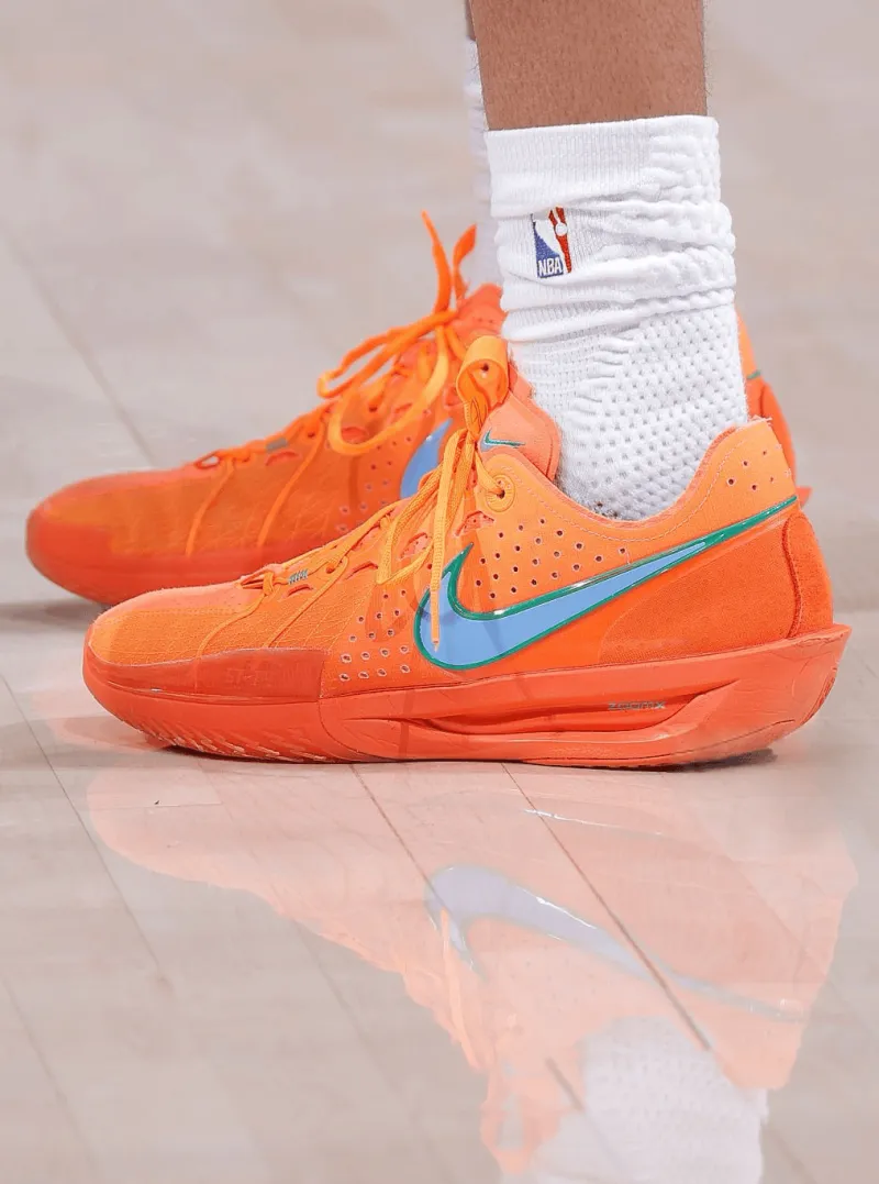 竞技宝官网-普尔穿着橙色G.T Cut3，砍下34分2篮板5助攻